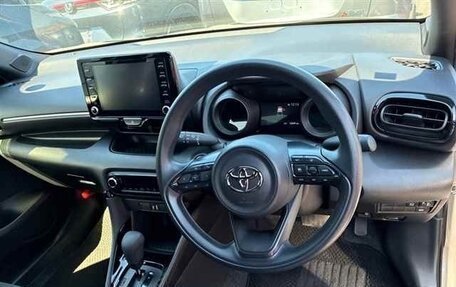 Toyota Yaris, 2022 год, 1 285 526 рублей, 8 фотография