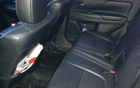 Mitsubishi Outlander III рестайлинг 3, 2012 год, 1 600 000 рублей, 5 фотография