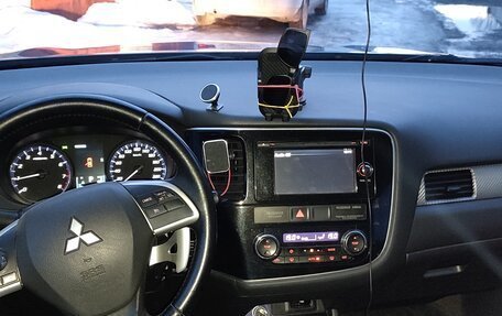 Mitsubishi Outlander III рестайлинг 3, 2012 год, 1 600 000 рублей, 6 фотография