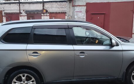 Mitsubishi Outlander III рестайлинг 3, 2012 год, 1 600 000 рублей, 2 фотография