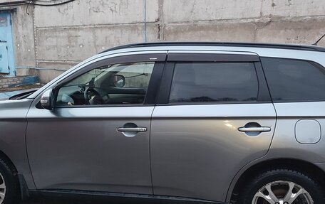 Mitsubishi Outlander III рестайлинг 3, 2012 год, 1 600 000 рублей, 4 фотография