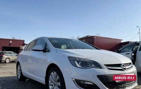 Opel Astra J, 2012 год, 690 000 рублей, 2 фотография