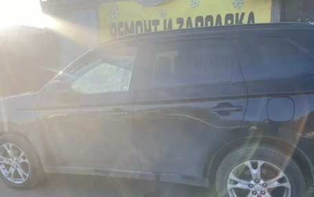 Mitsubishi Outlander III рестайлинг 3, 2012 год, 1 200 000 рублей, 2 фотография