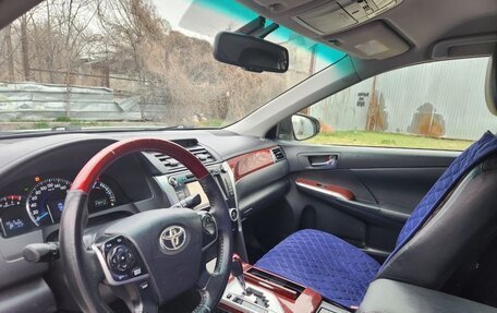 Toyota Camry, 2011 год, 1 360 000 рублей, 2 фотография