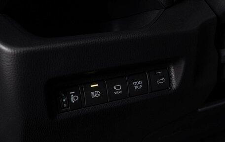 Toyota RAV4, 2025 год, 4 380 000 рублей, 21 фотография