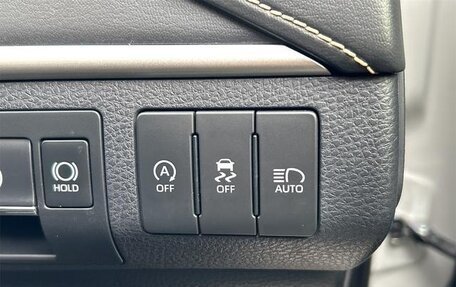 Toyota Harrier, 2019 год, 2 595 000 рублей, 31 фотография