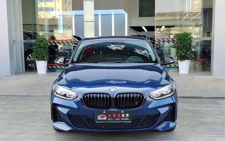 BMW 1 серия, 2024 год, 2 249 000 рублей, 1 фотография