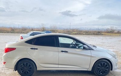 Hyundai Solaris II рестайлинг, 2015 год, 750 000 рублей, 1 фотография