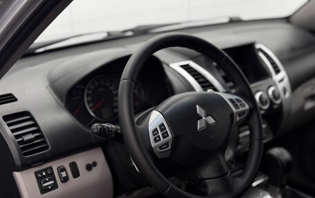 Mitsubishi Pajero Sport II рестайлинг, 2013 год, 1 599 000 рублей, 17 фотография