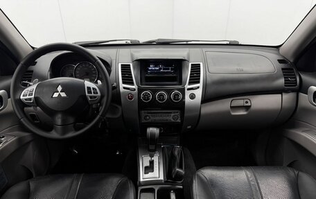 Mitsubishi Pajero Sport II рестайлинг, 2013 год, 1 599 000 рублей, 21 фотография