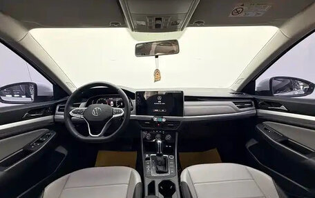 Volkswagen Bora, 2022 год, 1 300 000 рублей, 11 фотография