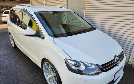 Volkswagen Sharan II, 2013 год, 930 000 рублей, 3 фотография