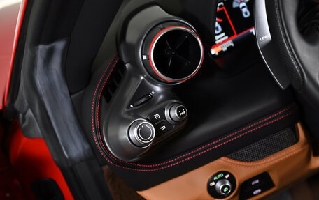 Ferrari F8, 2021 год, 26 900 000 рублей, 14 фотография