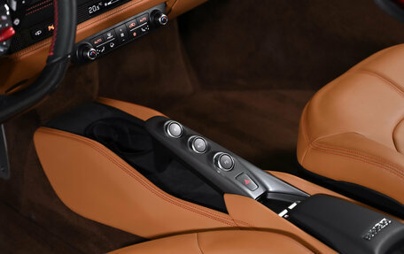 Ferrari F8, 2021 год, 26 900 000 рублей, 17 фотография