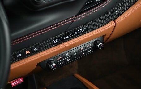 Ferrari F8, 2021 год, 26 900 000 рублей, 19 фотография