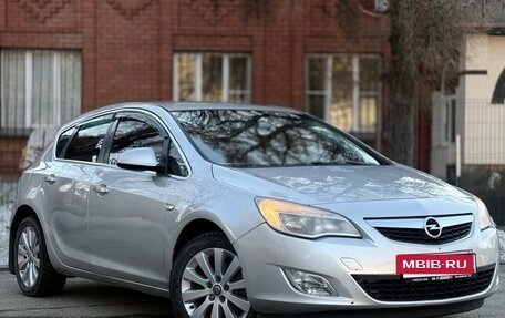 Opel Astra J, 2011 год, 650 000 рублей, 2 фотография