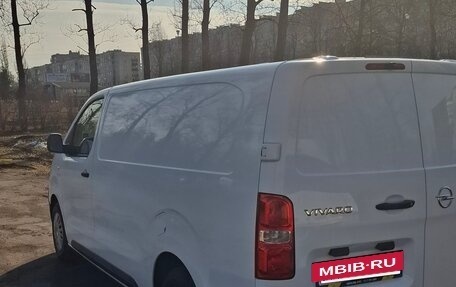 Opel Vivaro, 2022 год, 3 100 000 рублей, 6 фотография