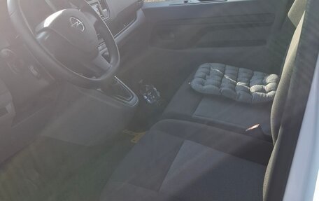 Opel Vivaro, 2022 год, 3 100 000 рублей, 9 фотография