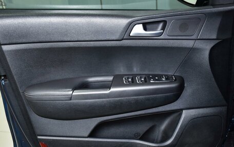 KIA Sportage IV рестайлинг, 2021 год, 2 399 000 рублей, 26 фотография