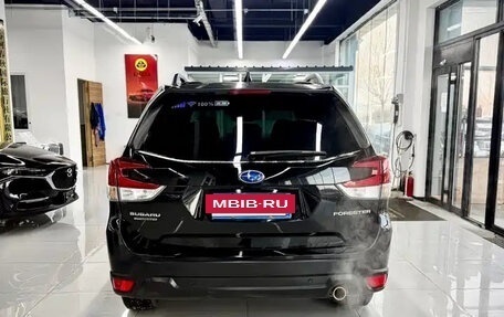 Subaru Forester, 2021 год, 1 900 000 рублей, 5 фотография