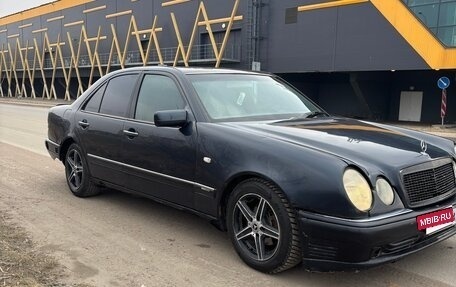 Mercedes-Benz E-Класс, 1998 год, 275 000 рублей, 2 фотография