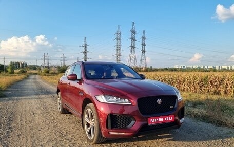 Jaguar F-Pace, 2016 год, 2 800 000 рублей, 1 фотография