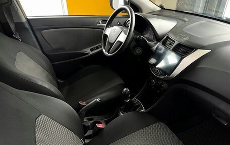 Hyundai Solaris II рестайлинг, 2011 год, 700 000 рублей, 9 фотография