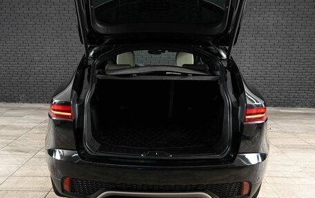 Jaguar E-Pace, 2018 год, 3 000 000 рублей, 9 фотография