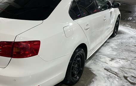 Volkswagen Jetta VI, 2012 год, 670 000 рублей, 4 фотография