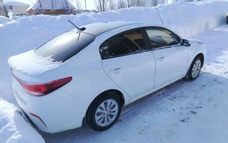 KIA Rio IV, 2017 год, 1 300 000 рублей, 2 фотография