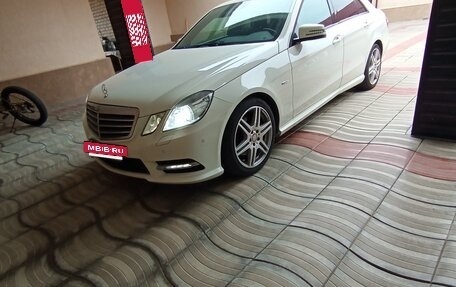 Mercedes-Benz E-Класс, 2012 год, 1 950 000 рублей, 2 фотография