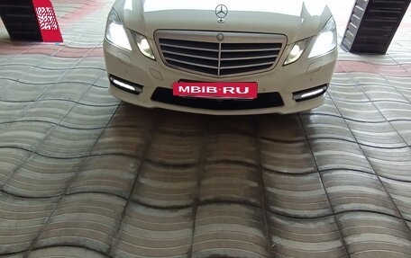 Mercedes-Benz E-Класс, 2012 год, 1 950 000 рублей, 3 фотография