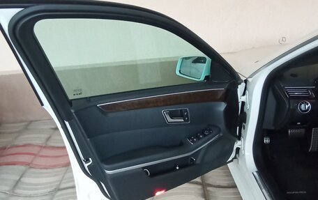 Mercedes-Benz E-Класс, 2012 год, 1 950 000 рублей, 17 фотография