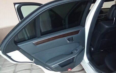 Mercedes-Benz E-Класс, 2012 год, 1 950 000 рублей, 21 фотография
