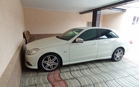 Mercedes-Benz E-Класс, 2012 год, 1 950 000 рублей, 26 фотография