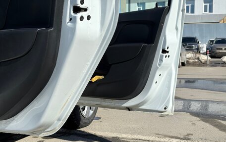 Renault Logan II, 2017 год, 395 000 рублей, 4 фотография