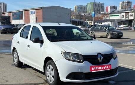 Renault Logan II, 2017 год, 395 000 рублей, 2 фотография