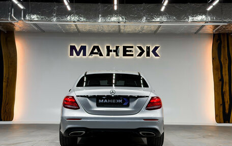 Mercedes-Benz E-Класс, 2017 год, 3 275 000 рублей, 5 фотография