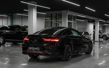 Mercedes-Benz E-Класс, 2019 год, 3 880 000 рублей, 4 фотография