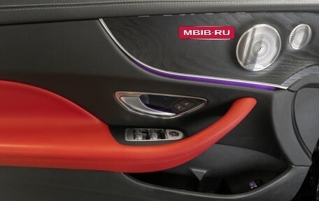 Mercedes-Benz E-Класс, 2019 год, 3 880 000 рублей, 21 фотография