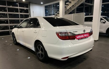 Toyota Camry, 2017 год, 2 140 000 рублей, 5 фотография
