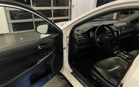 Toyota Camry, 2017 год, 2 140 000 рублей, 21 фотография