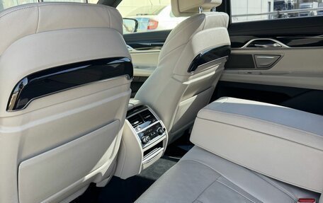 BMW 7 серия, 2018 год, 4 450 000 рублей, 13 фотография