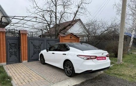 Toyota Camry, 2021 год, 2 390 000 рублей, 1 фотография