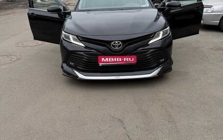 Toyota Camry, 2018 год, 2 500 000 рублей, 1 фотография