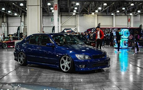 Toyota Altezza, 2003 год, 1 350 000 рублей, 2 фотография