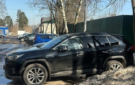 Toyota RAV4, 2021 год, 3 600 000 рублей, 4 фотография