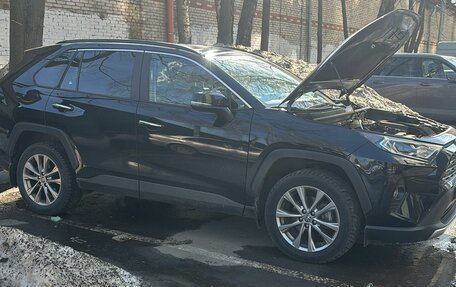 Toyota RAV4, 2021 год, 3 600 000 рублей, 13 фотография