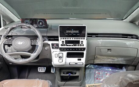 Hyundai Staria, 2025 год, 6 952 000 рублей, 11 фотография