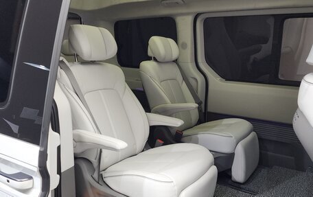 Hyundai Staria, 2025 год, 6 880 000 рублей, 13 фотография